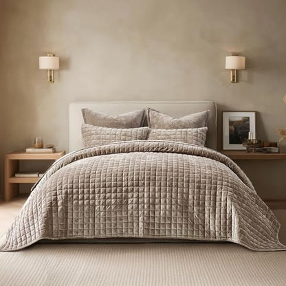 RECYCO Velvet Quilt Set, Oversized California King 118"x106", Natural Tan