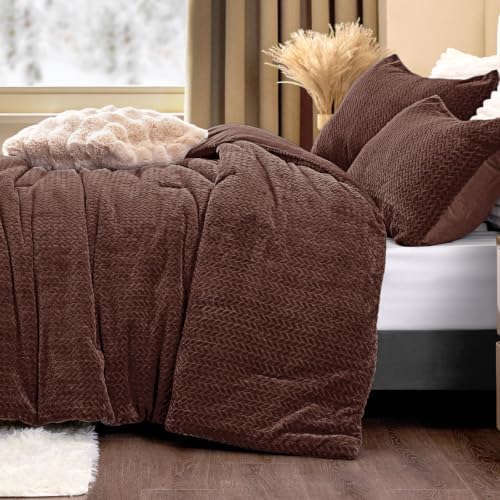 ChiXpace Fleece Queen Comforter Set Hot Chotolate, Fluffy Bed Set 3 Pieces