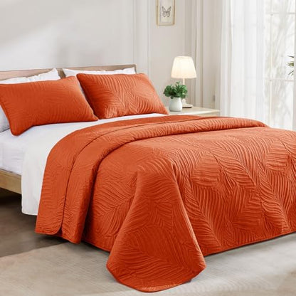 Exclusivo Mezcla 3-Piece Lightweight California King Quilt Bedding Set