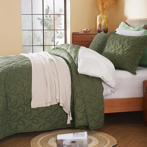 EVENHUG Quilt King Size Bedding Set with Pillow Sham Lightweight Bedspreads Coverlet Soft Reversible Bed Cover for All Season 3 Piece