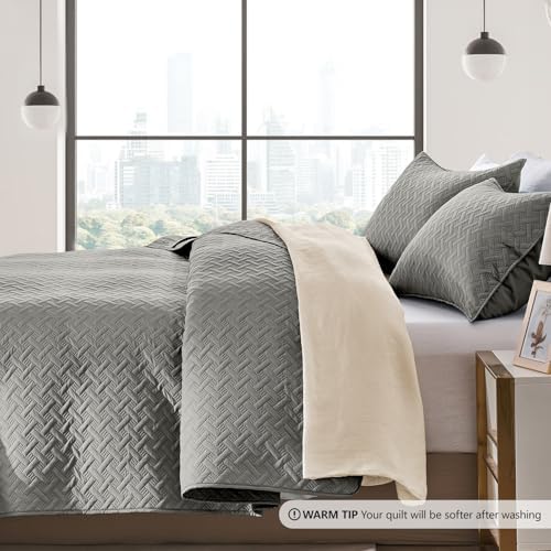 FLYMME Dark Grey King Quilt Bedspreads, 3 Pieces Lightweight Bedding Sets with Pillow Shams, Microfiber Quilted Comforter Coverlet for All Season (1 Quilt, 2 Shams)