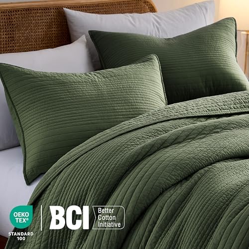 palassio Striped Olive Green 100% Cotton Quilt Queen Size Bedding Sets, Lightweight Crinkly Channel Pick Stitch Textured Bedspread Soft Shabby Chic Farmhouse Country Coverlet for All Season, 2 Shams