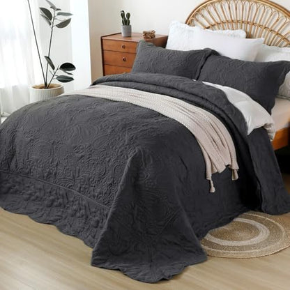 EVENHUG Oversized King Bedspreads California King Quilt Set with Pillow Shams Extra Wide Large King Size Quilts Lightweight Coverlet Bedding Sets Dark Grey 120"x120"