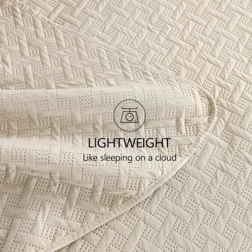 FLYMME Oversized King/California King Quilt Set 118"x106", Beige 3-Piece Floor-Length Bedspread, Premium Microfiber Lightweight Coverlet for King/California King Bed (1 Quilt, 2 Shams)