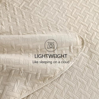 FLYMME Oversized King/California King Quilt Set 118"x106", Beige 3-Piece Floor-Length Bedspread, Premium Microfiber Lightweight Coverlet for King/California King Bed (1 Quilt, 2 Shams)