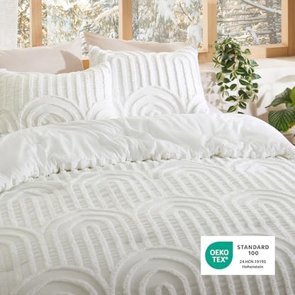 Bedsure Boho Tufted White Comforter Full Size, GentleSoft™ 3 Pieces Boho Farmhouse-Style Decor Bedding, Arch Bedding for All Seasons, 1 Bed Comforter, 2 Pillow Shams, 82x86 Inches