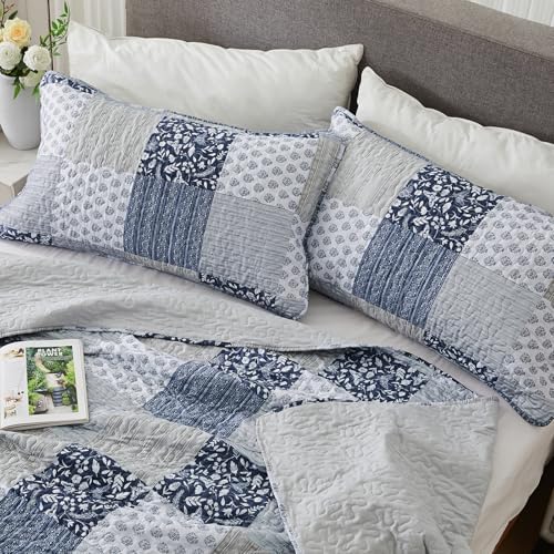 Cozyholy Navy Blue Gray King Size Quilt Set, 3 Piece Quilted Bedspread Set Patchwork Plaid Bedding Comforter Set Reversible Lightweight Microfiber Bed Spread Coverlet Set for All Seasons