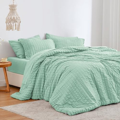 Love's cabin Seersucker Light Green California King Comforter Set