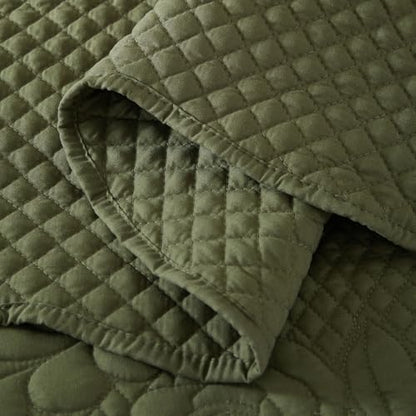 EVENHUG Oversized King Bedspreads California King Quilt Set with Pillow Shams Extra Wide Large King Size Quilts Lightweight Coverlet Bedding Sets Olive Green 120"x120"