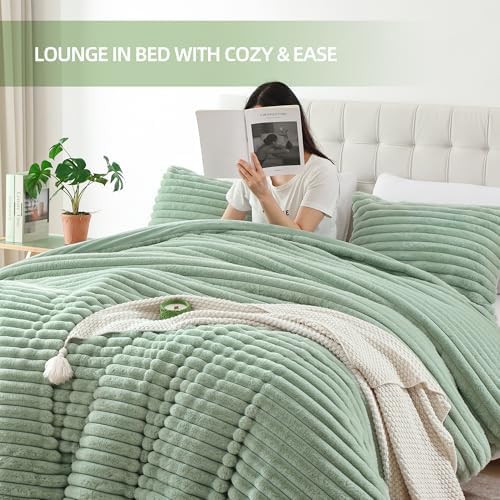 Smoofy Fluffy Queen Size Comforter 3 PCS - Sage Green Fleece Bedding Set