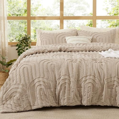 Bedsure Boho Tufted Khaki Comforter Set Queen Size, GentleSoft™ 3 Pieces Boho Farmhouse-Style Decor Bedding, Arch Bedding for All Seasons, 1 Bed Comforter, 2 Pillow Shams, 90x90 Inches