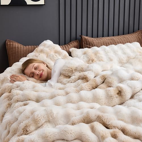 Wonderful - 3 Pieces Faux Rabbit Fur Comforter Set King Size, Beige Tie Dye Plush Bedding Set, 3D Sculpted Bubble Warm Fluffy Comforter for Winter