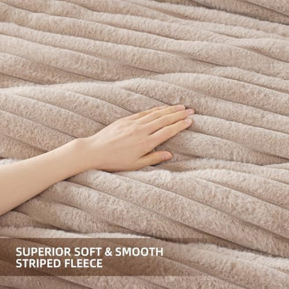 Smoofy Fluffy Queen Size Comforter 3 PCS - Linen Fleece Bedding Set