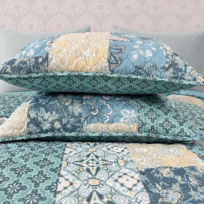 King Quilt Set-3 Pieces Soft Bedding Lightweight Floral Patchwork Coverlet