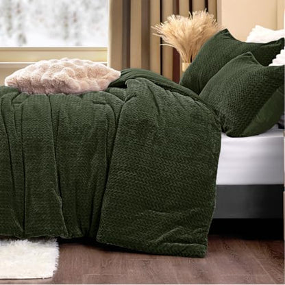 ChiXpace Fleece King Comforter Set Olive Green, Fluffy Bed Set 3 Pieces