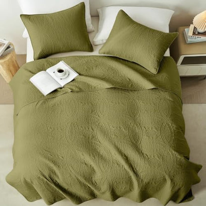 akkialla 118"x106" Olive Green California King Quilt Set, Oversized Floor-Length Bedspread, Modern Coin Pattern Microfiber Coverlet, 3-Piece All Season Bedding with 2 Pillow Shams
