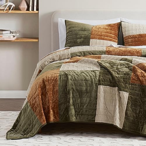 Wonderful 3-Piece Velvet Patchwork Quilt Set, King Striped Channel Stitch Green Quilt,Pet-Friendly,Soft Lightweight Comforter Versatile as Quilt/Bedspread for Adults Teens Kids Bedroom,106"x94"