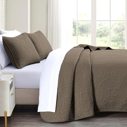 akkialla 118"x106" Mocha Brown California King Quilt Set, Oversized Floor-Length Bedspread, Modern Coin Pattern Microfiber Coverlet, 3-Piece All Season Bedding with 2 Pillow Shams