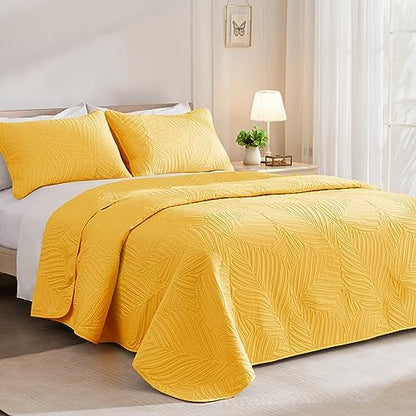 Exclusivo Mezcla 3-Piece Lightweight California King Quilt Bedding Set