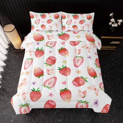 Girls Comforter Set，Cute Comforter Set for Girls Kids 3 Pieces Bedding Set King Size,Cartoon Strawberry Bed Set Lightweight Soft Microfiber Warm Down Alternative All Season With 2 Pillowcase