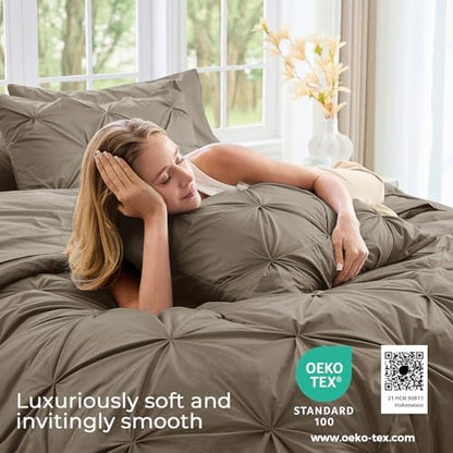 Sasttie Twin XL Comforter Set, 5-Piece Bed in a Bag, Pintuck Bedding Sets for All Season, Includes Comforter, Flat Sheet, Fitted Sheet, Pillowcase and Pillowsham, Brown