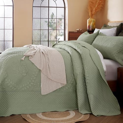 EVENHUG Oversized King Bedspreads California King Quilt Set with Pillow Shams Extra Wide Large King Size Quilts Lightweight Coverlet Bedding Sets Sage Green 120"x120"