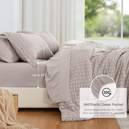 Love's cabin Seersucker Burlwood King Size Comforter Set