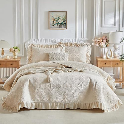 Ruffles Quilt Set Queen Size 96 * 96in - 3 Pieces Solid Shabby Chic Farmhouse Ruffled Bedding Rustic Coverlet Lightweight Fluffy Summer Oversized Bedspread with Shams for Women Men Beige
