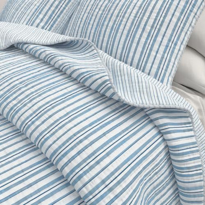 Great Bay Home Striped Quilt Set - 3-Piece Full/Queen Size Spring Bedding Set - Lightweight, All-Season, Reversible Bedspread (Blue)