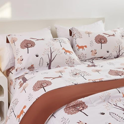 Yibeizi Kids Comforter Set for Boys Girls Full Size, Cute Quilted Woodland Forest Animal Print Fall Bedding with Pillow Sham, Lightweight Soft Breathable Machine Camping Themed Bed Set 3 Piece