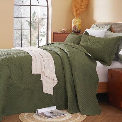 EVENHUG Oversized King Bedspreads California King Quilt Set with Pillow Shams Extra Wide Large King Size Quilts Lightweight Coverlet Bedding Sets Olive Green 120"x120"