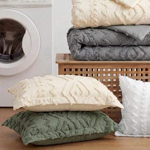 Amélie Home Tufted Boho Comforter Set Twin Size, 2 Pieces Soft Textured Bed Set, Lightweight Breathable Comforter for All Seasons, Farmhouse Shabby Chic Jacquard Bedding, Cozy Gift for Women, Beige