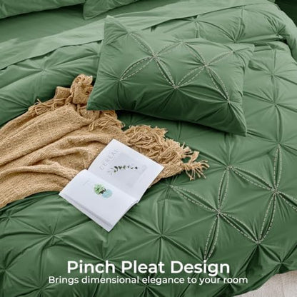 Sasttie King Size Comforter Set, 7-Piece Bed in a Bag, Pintuck Bedding Set for All Season, Includes Comforter, Flat Sheet, Fitted Sheet, Pillowcases and Pillowshams, Pale Green