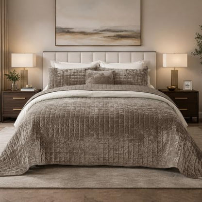 Quilt Set California King Size 106x118 Luxurious Velvet Bedding Sets with 2 Pillow Shams 20x36 3 Pieces Ultra Soft Quilted Bedspread Coverlet Comforter for All Season,Brown