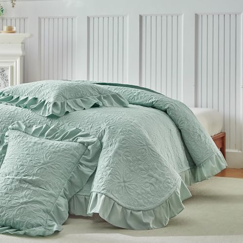 Ruffles Quilt Set King Size 96 * 108 in - 3 Pieces Solid Shabby Chic Farmhouse Ruffled Bedding Rustic Coverlet Lightweight Fluffy Summer Oversized Bedspread with Shams for Women Men Light Green