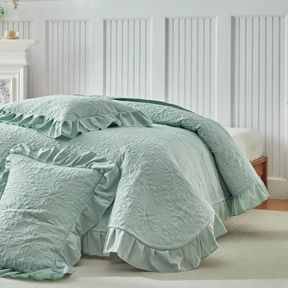 Ruffles Quilt Set King Size 96 * 108 in - 3 Pieces Solid Shabby Chic Farmhouse Ruffled Bedding Rustic Coverlet Lightweight Fluffy Summer Oversized Bedspread with Shams for Women Men Light Green