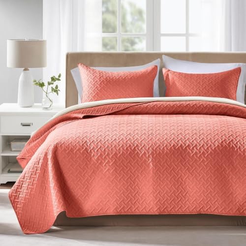 FLYMME Oversized King/California King Quilt Set 118"x106", Coral 3-Piece Floor-Length Bedspread, Premium Microfiber Lightweight Coverlet for King/California King Bed (1 Quilt, 2 Shams)