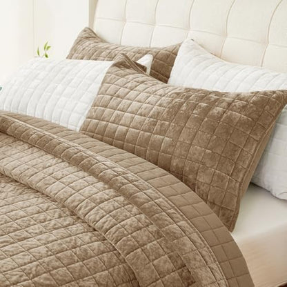 Quilt Set California King Size 106x118 Luxurious Velvet Bedding Sets with 2 Pillow Shams 20x36 3 Pieces Ultra Soft Quilted Bedspread Coverlet Comforter for All Season,Brown