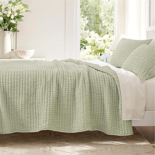 Wonderful 3PC Queen Size Textured Quilt Set - All Season Crinkle Voile Coverlet, Soft Puckered Grid Faux Hand-Quilted Bedspread, Lightweight Wrinkle-Resistant Sage Green Bedding with 2 Shams, 88"x88"
