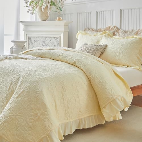 Ruffles Quilt Set Queen Size 96 * 96in - 3 Pieces Solid Shabby Chic Farmhouse Ruffled Bedding Rustic Coverlet Lightweight Fluffy Summer Oversized Bedspread with Shams for Women Men Light Yellow