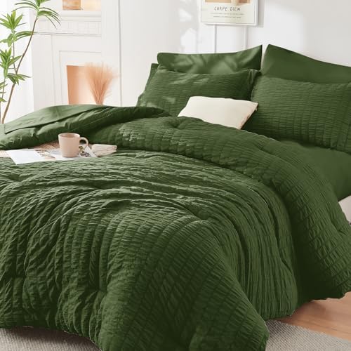 HYMOKEGE Olive Green Oversized King Comforter Set Seersucker 7 Pieces, All Season Luxury Bed in a Bag for Bedroom, Bedding Set with Comforter, Sheets, Pillowcases & Shams
