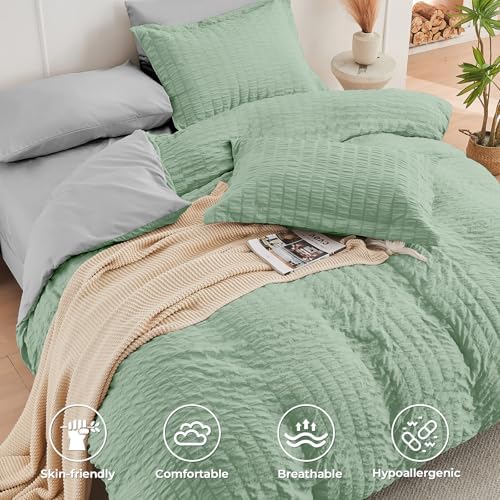 HYMOKEGE Sage Green/Light Grey Queen Comforter Set Seersucker 7 Pieces, All Season Luxury Bed in a Bag Queen for Bedroom, Bedding Set with Comforter, Sheets, Pillowcases & Shams