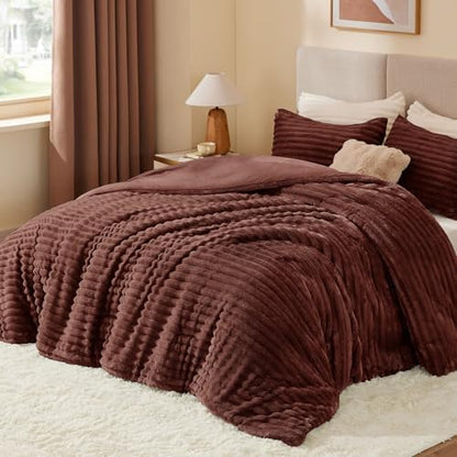 BEDELITE Fleece Queen Comforter Set, Fluffy Bed Set, Hot Chotolate