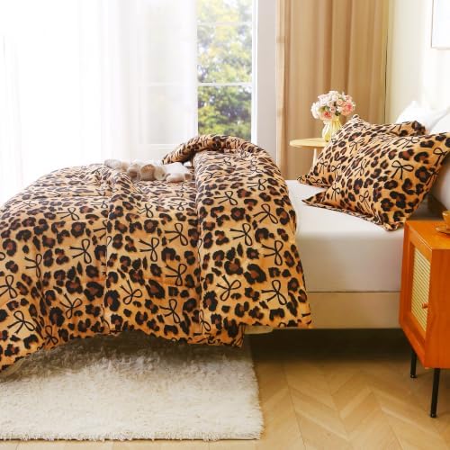 Mooreeke Full Size Comforter Sets, Leopard Print and Bow Tie Patterned Bedding for All Seasons, 3-Piece Vintage Bed in a Bag with Fluffy Quilted Reversible Comforter & 2 Pillow Shams