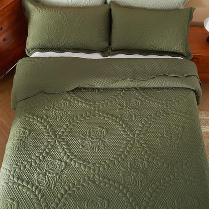 EVENHUG Oversized King Bedspreads California King Quilt Set with Pillow Shams Extra Wide Large King Size Quilts Lightweight Coverlet Bedding Sets Olive Green 120"x128"