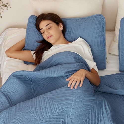 Exclusivo Mezcla 3-Piece Lightweight California King Quilt Bedding Set