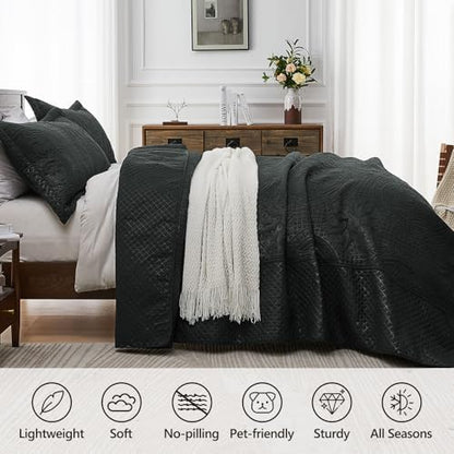 Qucover King Bedspread Medallion Pattern Quilt Bedding Set 3 Piece Black