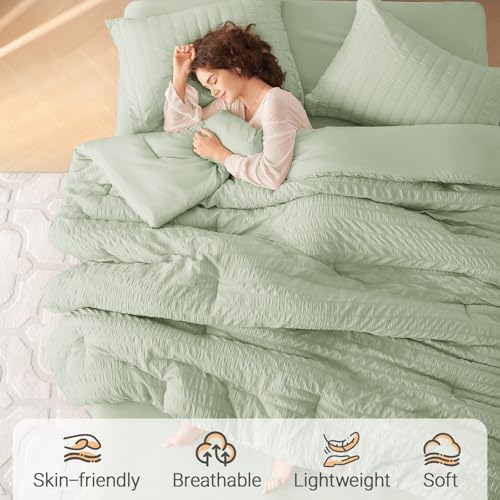 MUXHOMO 7 Pieces Oversized Queen Comforter Set, Seersucker Bed in a Bag Oversized Queen Size, All Season Luxury Bedding Set with Comforter, Flat Sheet, Fitted Sheet, Pillowcases & Shams, Light Green