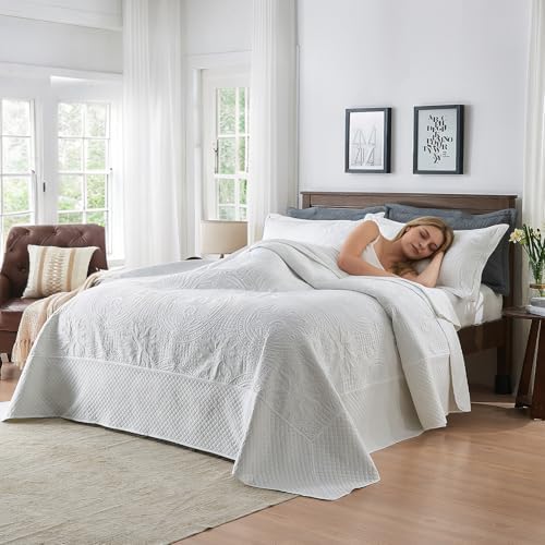 Qucover Queen Bedspread Medallion Pattern Quilt Bedding Set 3 Piece White