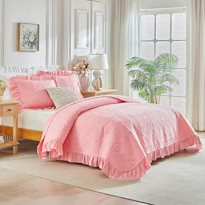 Ruffles Quilt Set Queen Size 96 * 96in - 3 Pieces Solid Shabby Chic Farmhouse Ruffled Bedding Rustic Coverlet Lightweight Fluffy Summer Oversized Bedspread with Shams for Women Men Pink